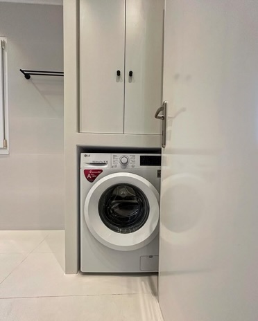 27801483-9EE3-4736-9FCA-9809E8F1A828